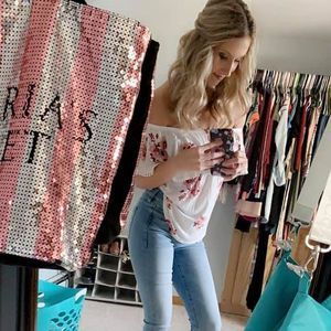 Meet your Posher, Brooke